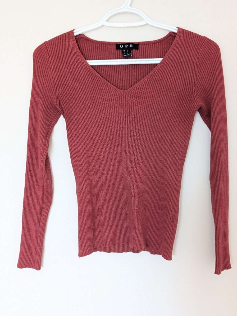 U2B Women’s Ribbed Knit Long Sleeve V-Neck Top Size Small Rusty red Stretch